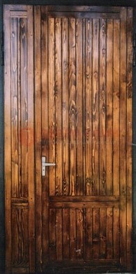 Коричневая металлическая дверь с евровагонкой ДЕ-10 в Лыткарино