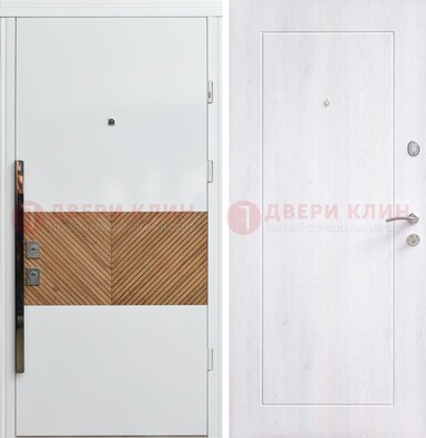 Белая железная дверь МДФ горизонтальной вставкой ДМ-265 в Лыткарино