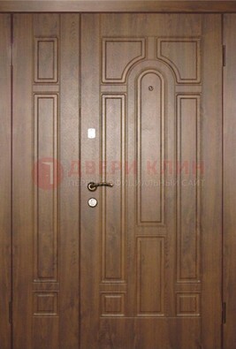 Двухстворчатая коричневая парадная дверь ДПР-48 в Лыткарино