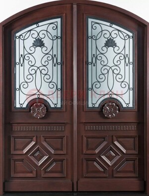 Арочная коричневая парадная дверь ДПР-66 в Лыткарино