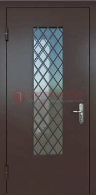 Темная металлическая дверь с решеткой и стеклом ДС-7 в Лыткарино