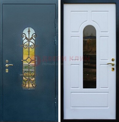 Входная дверь Дверь со стеклом и ковкой ДСК-71 для кирпичного дома в Лыткарино