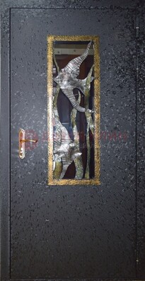 Металлическая дверь со стеклом и ковкой ДСК-82 для крыльца в Лыткарино