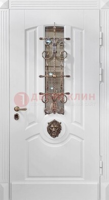 Белая металлическая дверь с виноритом и стеклом с ковкой ДВТ-165 в Лыткарино