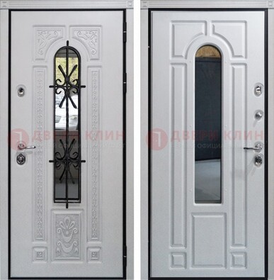 Белая стальная дверь с виноритом и ковкой снаружи ДВТ-197 в Лыткарино