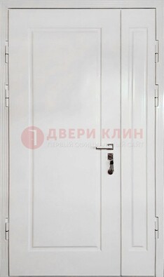 Полуторная металлическая дверь с МДФ в белом цвете ПЛ-24 в Лыткарино