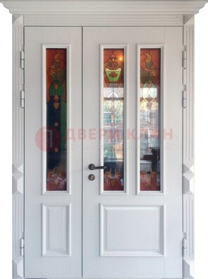 Белая полуторная металлическая дверь с витражом ВЖ-12 в Лыткарино